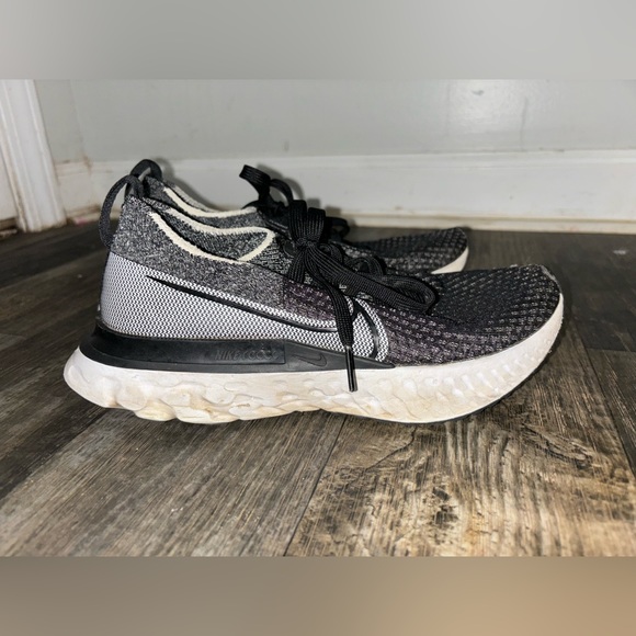 Women’s Nike React Infinity Run FlyKnit 2020 - Picture 2 of 4